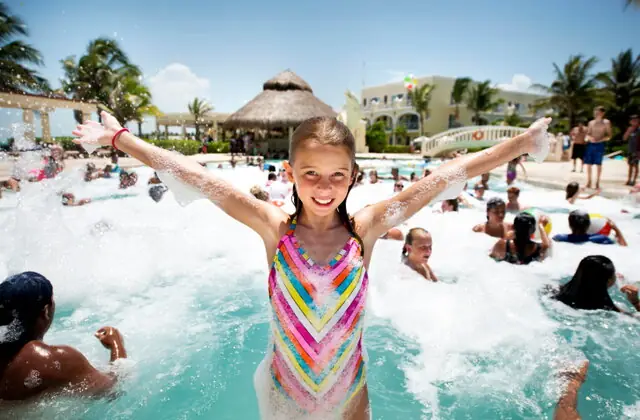 How to Avoid Crowded Family Resorts: Master Analysis