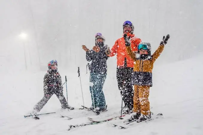 High-Altitude Multi-Generational Retreats: Analyzing Luxury Family Ski Destinations USA